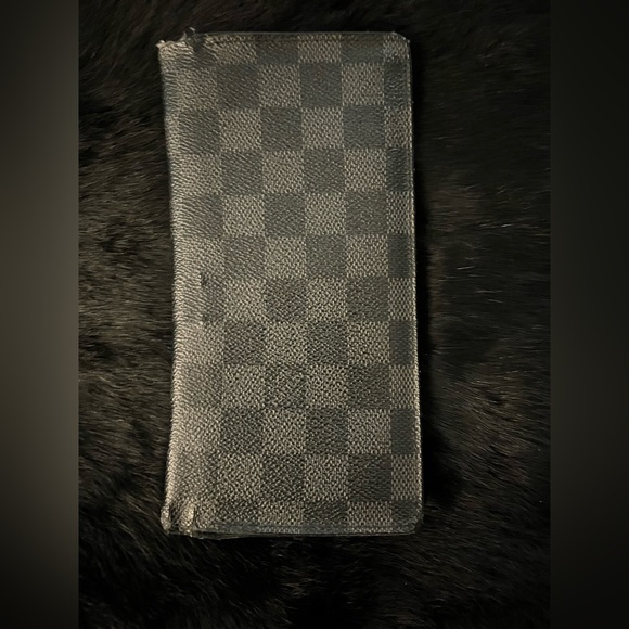 Louis Vuitton Wallet - Picture 7 of 8